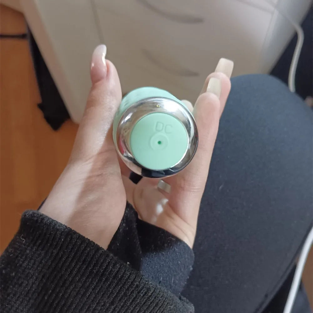 20 Pulsating Patterns and 8 Fierce Speeds Rechargeable Silicone Vibrator Sex Toy Wand Massager Clitoris Stimulator Vibrators